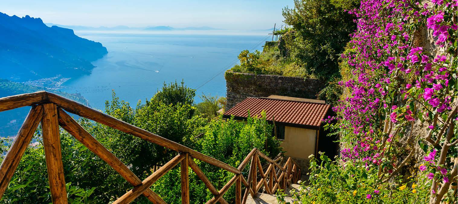 Frodige landskaber p Amalfi