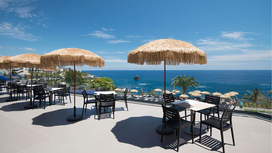 Pool med udsigt og lobby, Hotel Baia Azul, Madeira